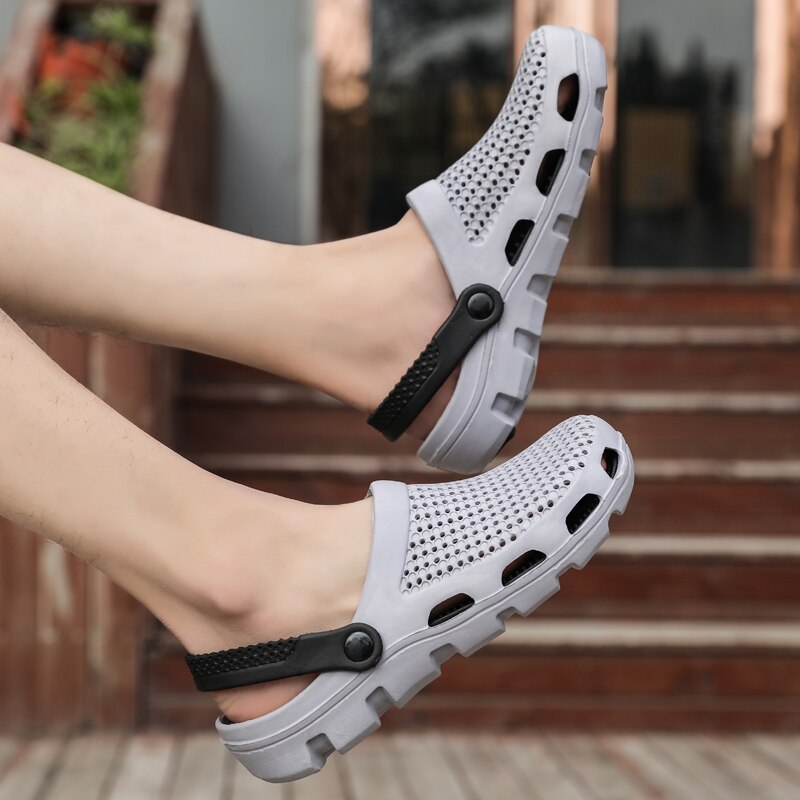 Uomini Piscina Sandali di Estate Scarpe Da Spiaggia All'aperto degli uomini Slip On Zoccoli Giardino Casual Doccia Con Acqua Pantofole