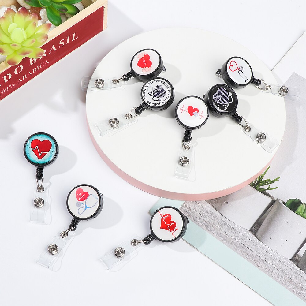 1Pcs Intrekbare Verpleegkundige Badge Houder Grappige Reel Werk Tag Met Alligator Clip Naam Card Plaat Id Card Houders kantoorbenodigdheden