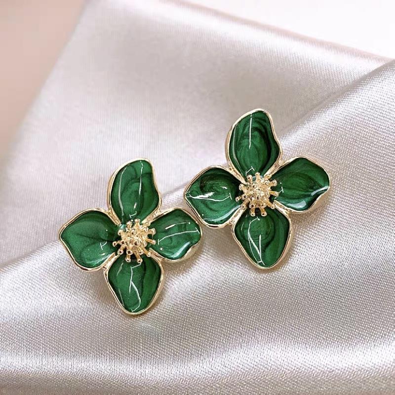 Hibiscus Dropped Glaze Flower Stud Earrings for Women Girl French Vintage Korean Wedding Romantic Jewelry: Light Yellow Gold Color
