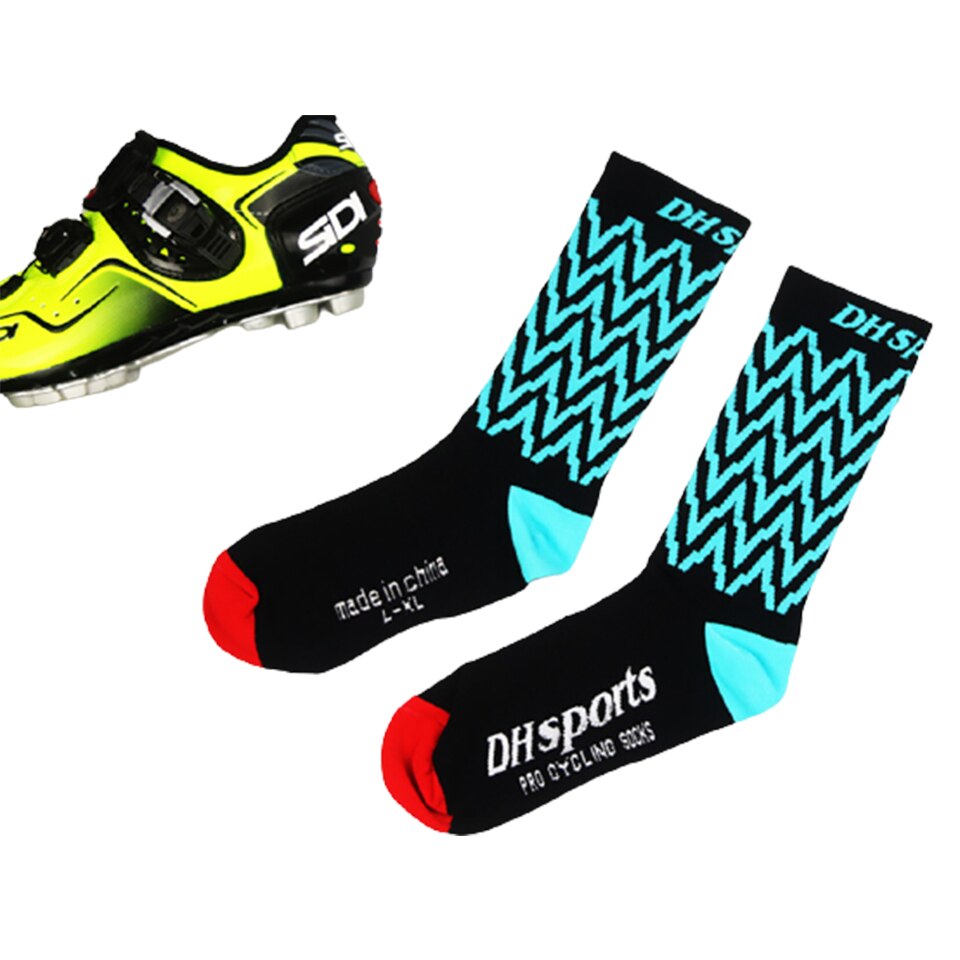 Calzini da bici traspiranti colorati per montagna bicicletta alti calzini sportivi da calcio per pallacanestro da uomo nuovi tutto&#39;aperto