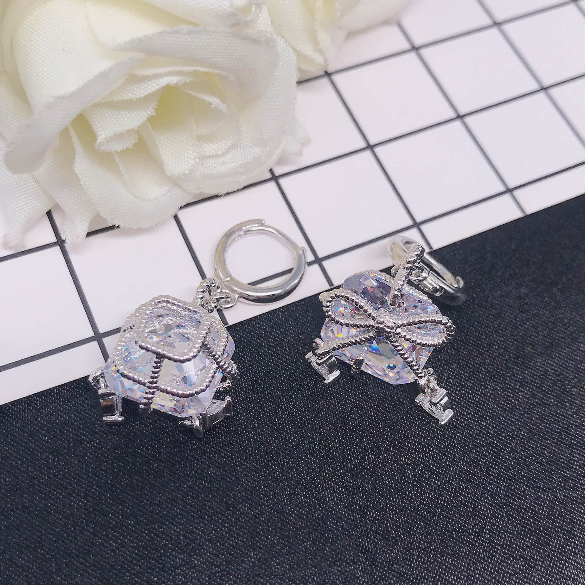 Luxus Silber Farbe Bling Hohe Kohlenstoff Simulation DiamondIce Blume schneiden Zirkon Ohrringe Halskette Anhänger Bowknot Schmuck einstellen