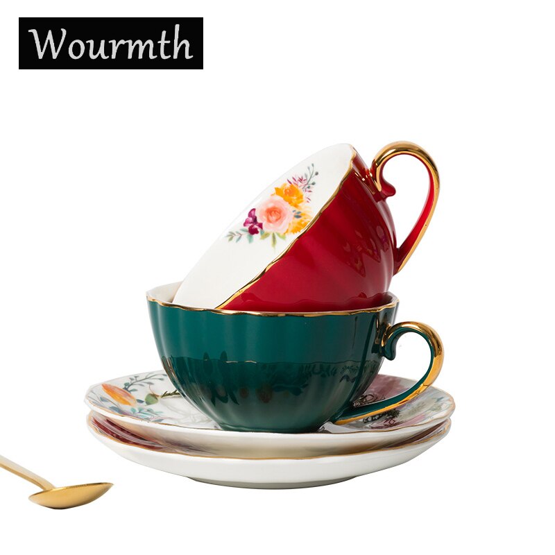 Wourmth-Juego de tazas y platillos de café de lujo europeo, tazas de té de flores Retro con borde dorado, cerámica, de boda para parejas