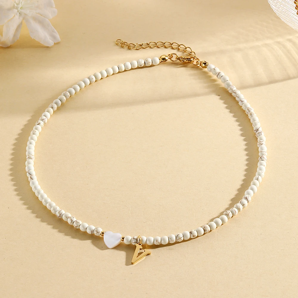 Gargantilla bohemia con cuello, collares con iniciales, cuentas colgantes con letras de concha en forma de corazón, collar de acero inoxidable para mujer, tendencia 2024
