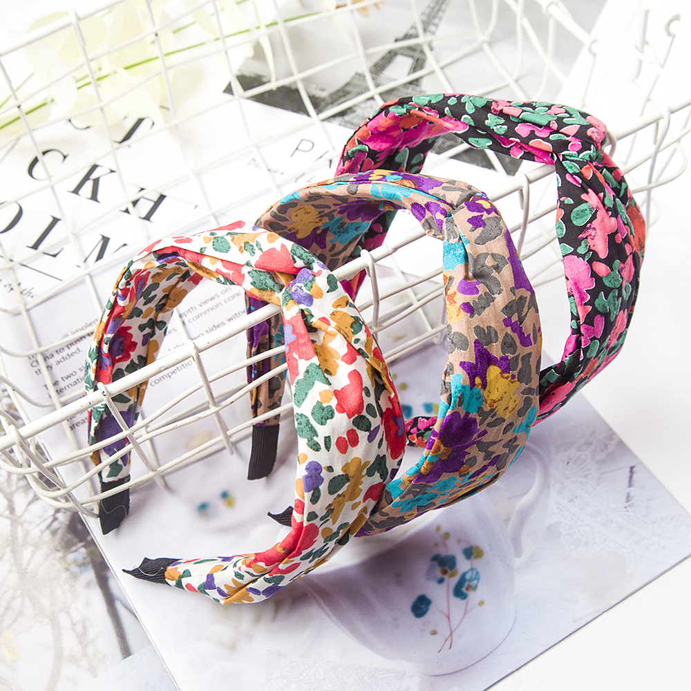 Kwiatowy nadruk wiązane opaski na głowę Bezel Turban elastyczna kokarda krzyżowa opaski do włosów dla kobiet obręcze do włosów opaski dziewczęce akcesoria do włosów biżuteria