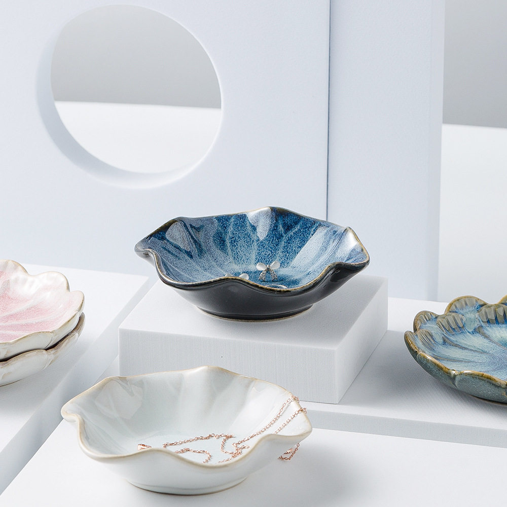 Bandeja de joyería de estilo y minimalista, plato de aperitivos para el hogar, plato de sabor, plato decorativo de loto de cerámica y exhibición decorativa