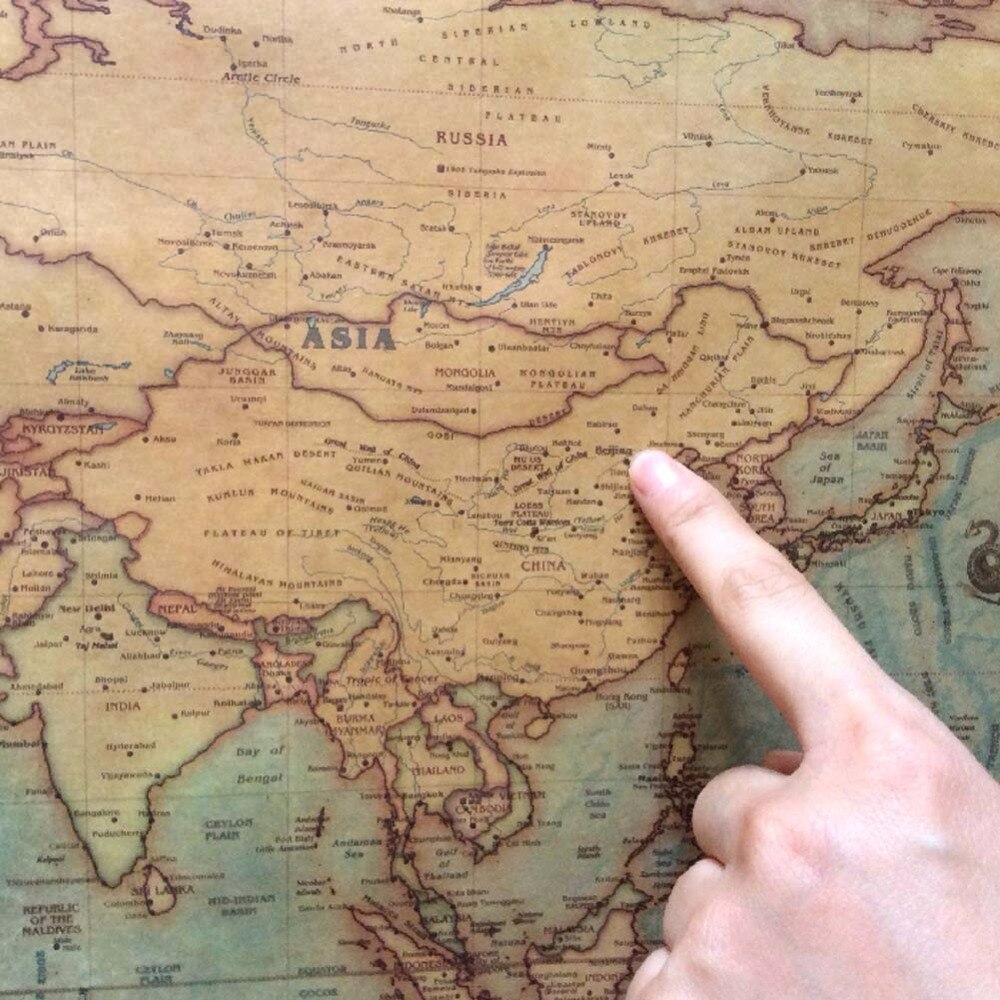E04 Klassieke Retro Kraft-Papier Zeilen Voyage World Map voor School en Kantoor 70.5x35.5 cm
