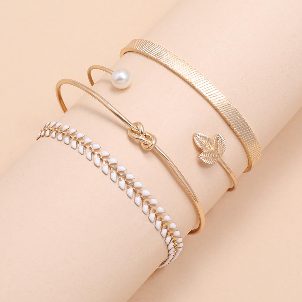 Sindlan-Conjunto de pulseras abiertas con perlas de oro Vintage para mujer, 4 Uds., nudo bohemio, brazalete con dije para chicas, joyería de muñeca