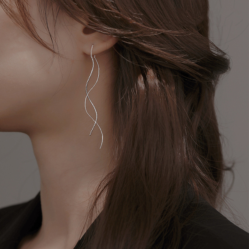VOQ Silver Color Exquisite Wavy Simple Earrings Temperament Tassel Long Earrings Female Jewelry