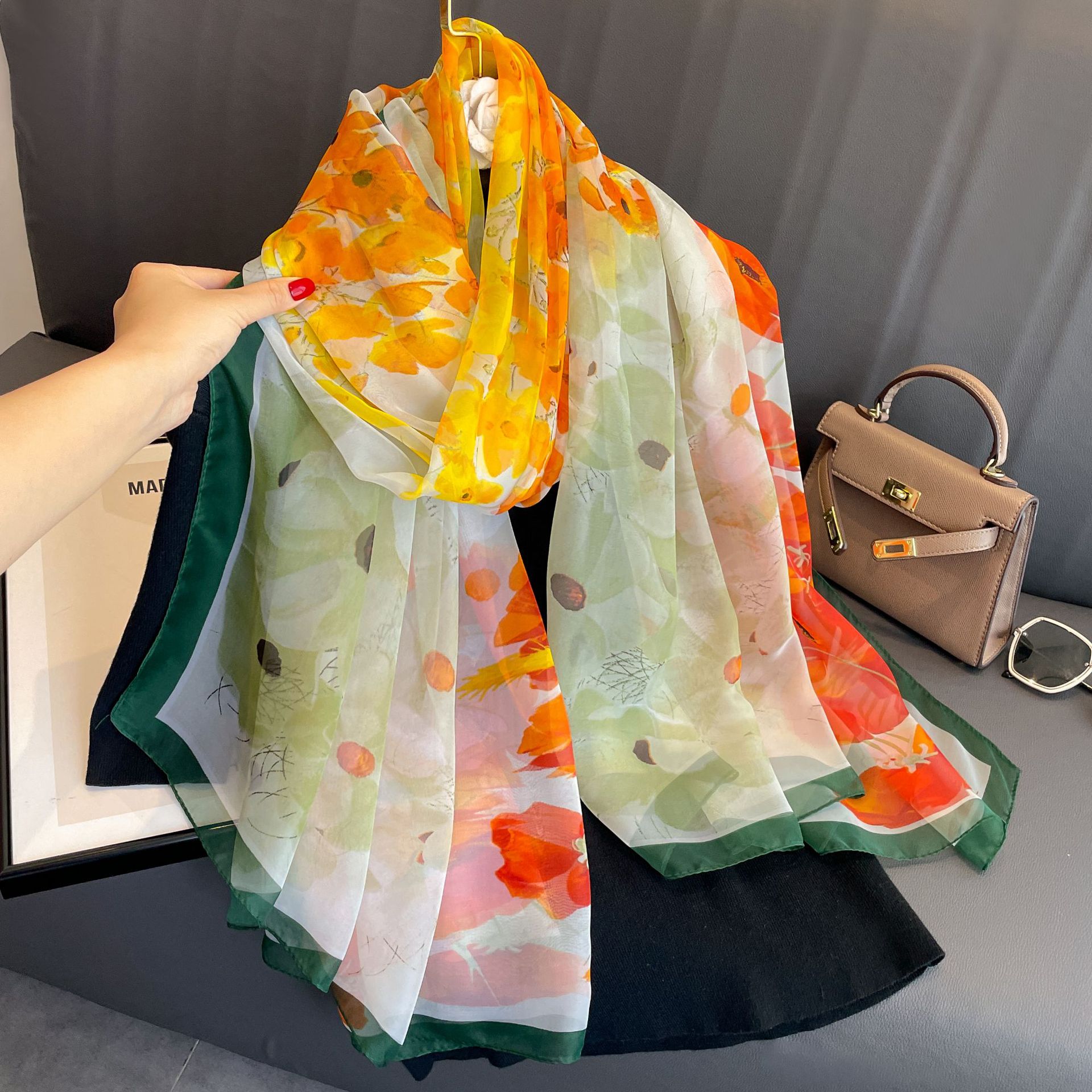 Lenço de seda estampado hijab feminino primavera deisgn macio praia estolas elegantes lenços de cabeça echarpe xale cetim grande envoltório echarpe bandana