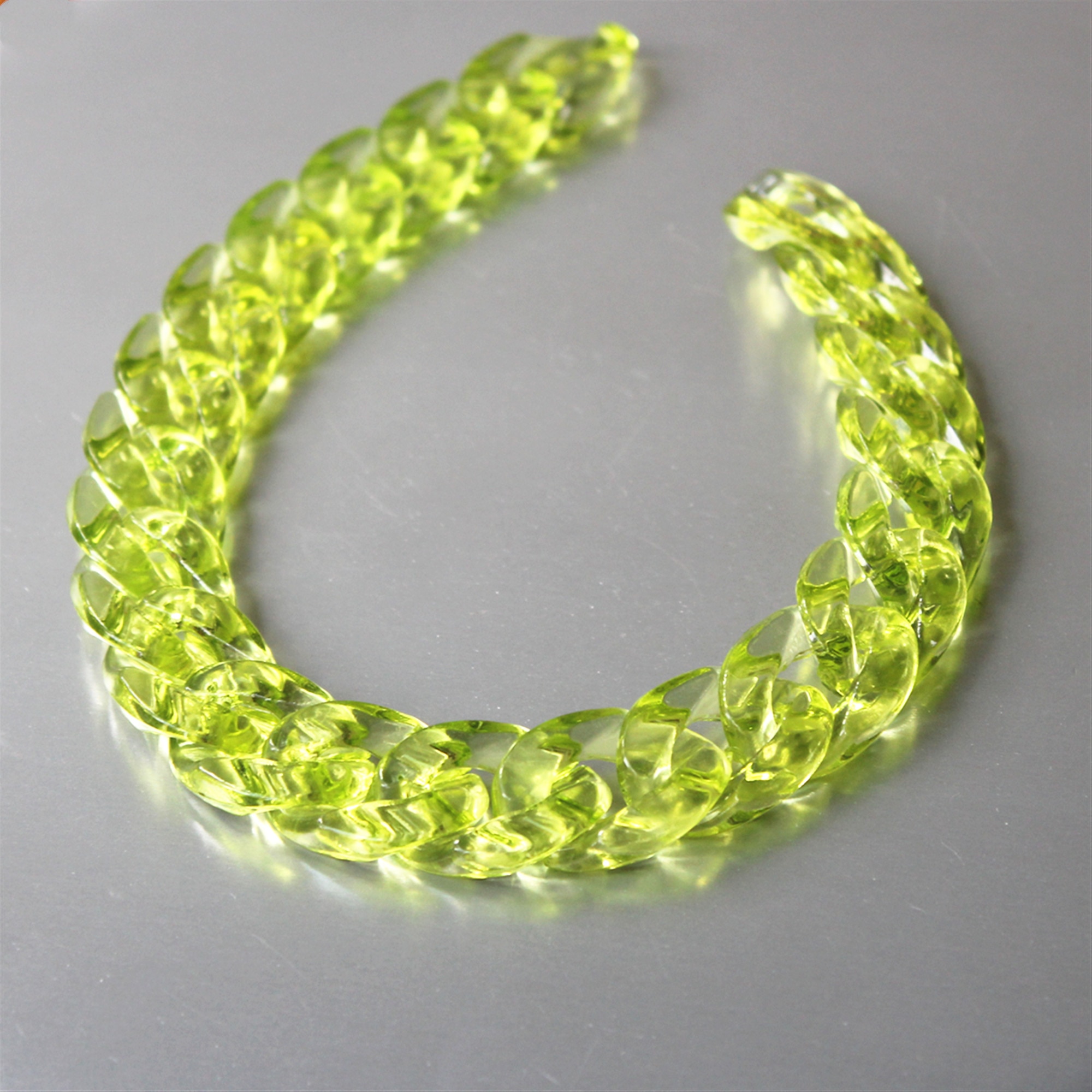 80pcs Transparent Neon Green Acrylic Curb Chain Links,Clear Plastic Curb Chain Links, Open Link per Size 23mmx16mm