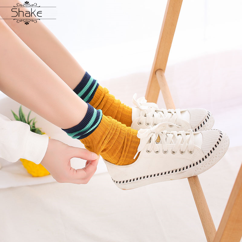 Schudden harajuku Leuke Japanse High School Meisjes Katoen lange sokken Losse Gestreepte Multi kleuren vrouwen Crew Sokken voor Herfst Winter