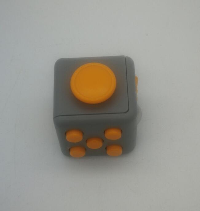 Min Cube Toy Vinyl Desk Finger Toys Squeeze Fun Stress Reliever 3.3cm Antistress Cube Toy Decompression Toy: Gray Yellow