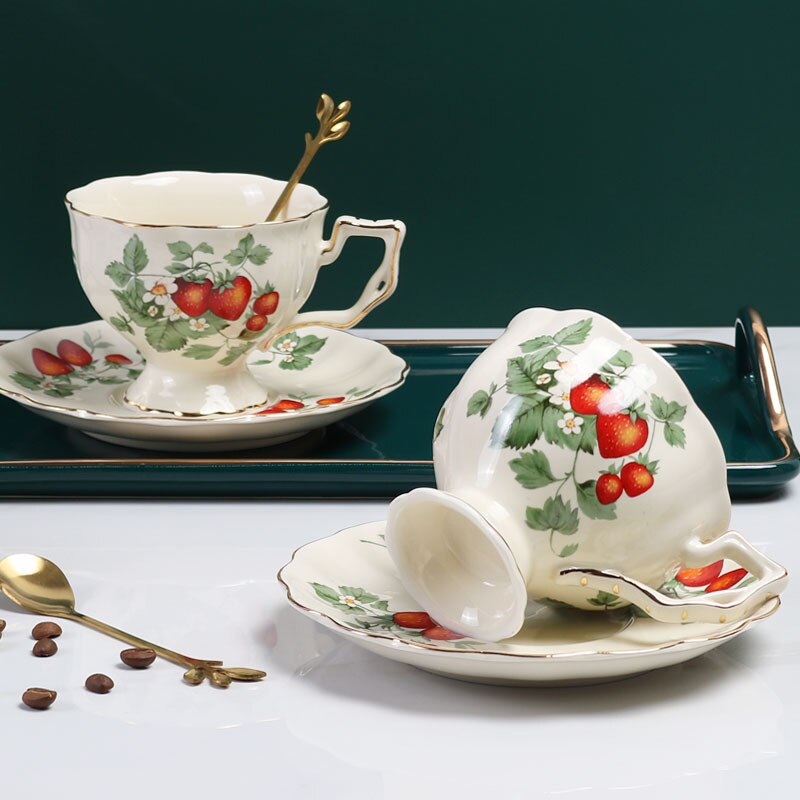 European Coffee Cup and Plate Set Ceramic British Gold Rim Teaware French Fancy Restaurant Afternoon Tea Cup with Saucer Spoon