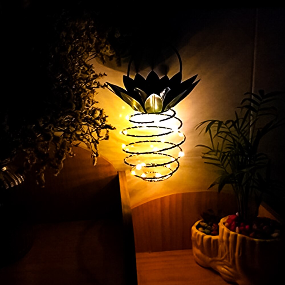 Solar Garden Lights Pineapple Shape Outdoor Solar Hanging Light Waterproof Wall Lamp Fairy Night Lights Iron Wire Art Home Decor: 1 PC