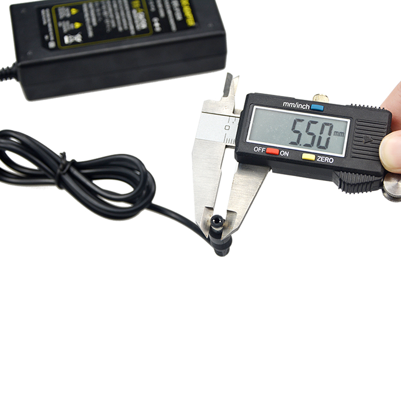 Virtalähde 12V 5A EU-pistoke 100-240V AC - DC 5.5x2.1mm Sovitin CCTV-kameralle