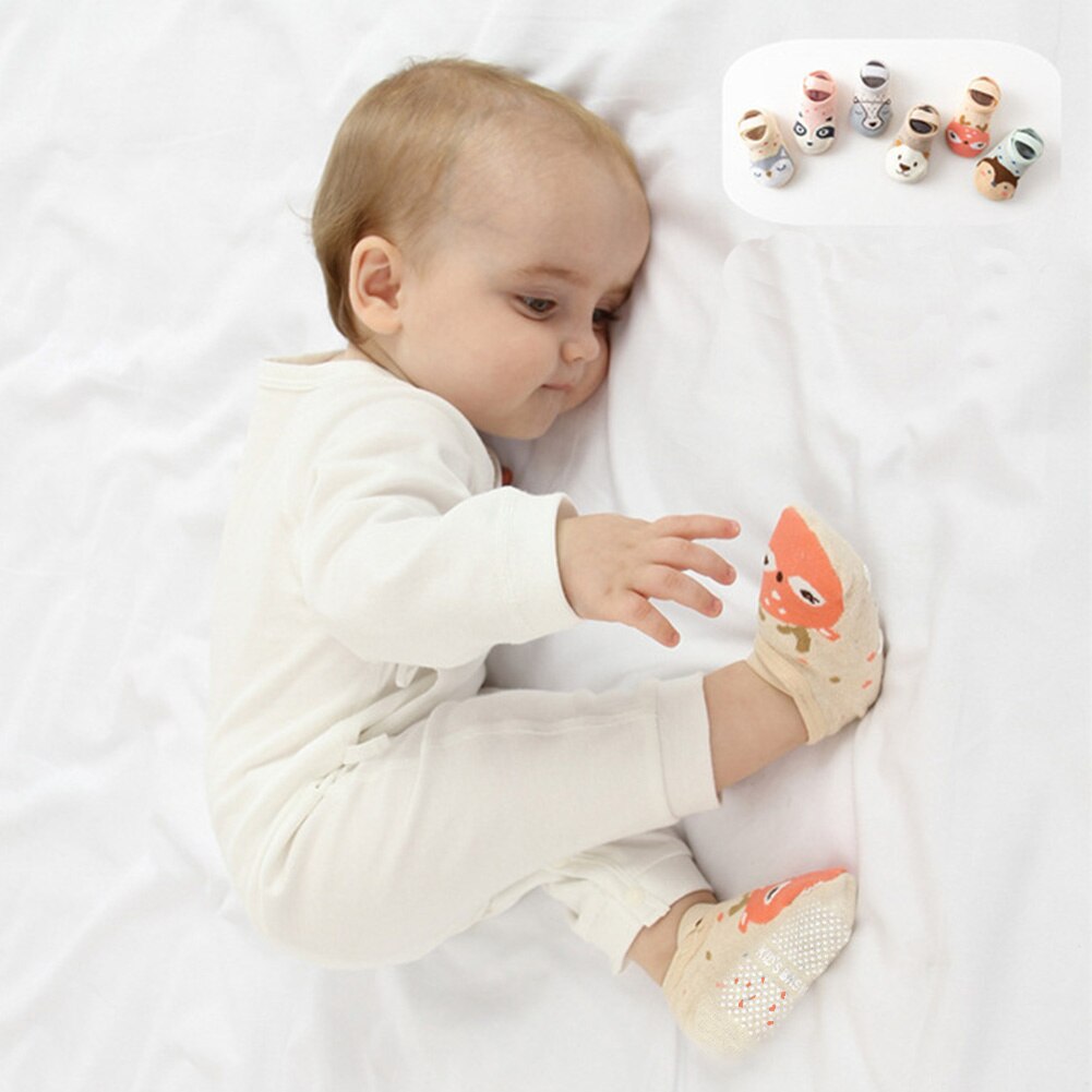 Chaussettes de sol tricotées pour enfants de 0 à 4 ans, nouvelles chaussettes chaudes en caoutchouc pour bébés, chaussures de dessin animé, antidérapantes