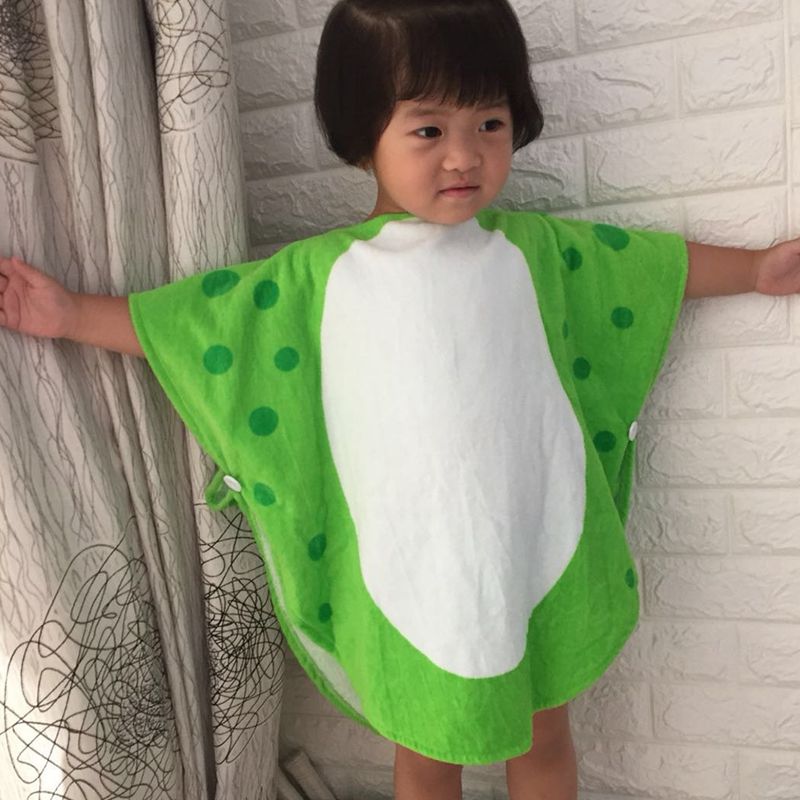 Børn badehåndklæde kappe børn hætteklædte strand svømning poncho dinosaur mønster (grøn + hvid 55 cm x 110 cm)