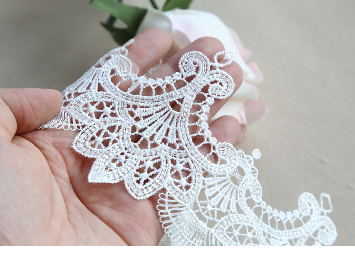 Breedte: 8,1 cm (3,24") Mode Bloem Polyester Zijde Kant Borduurveters Stof Kleding Decoratie Accessoires (SS-2120)