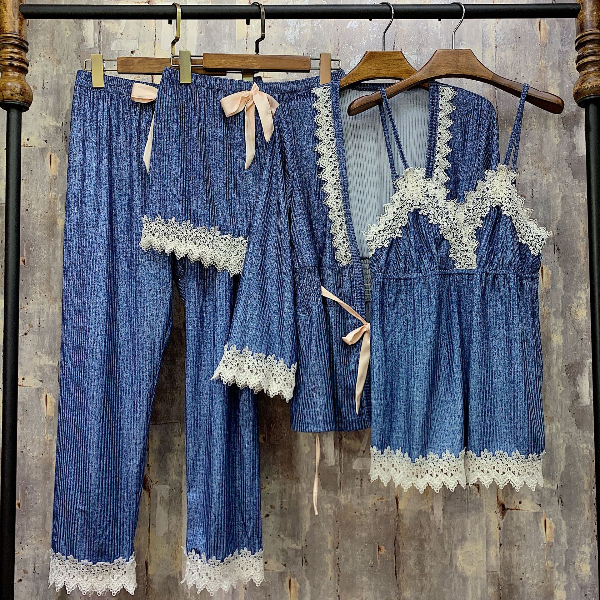 De vierdelige herfst- en winterpyjama's, comfortabele en sexy kanten pyjama's voor thuis, nachtkleding