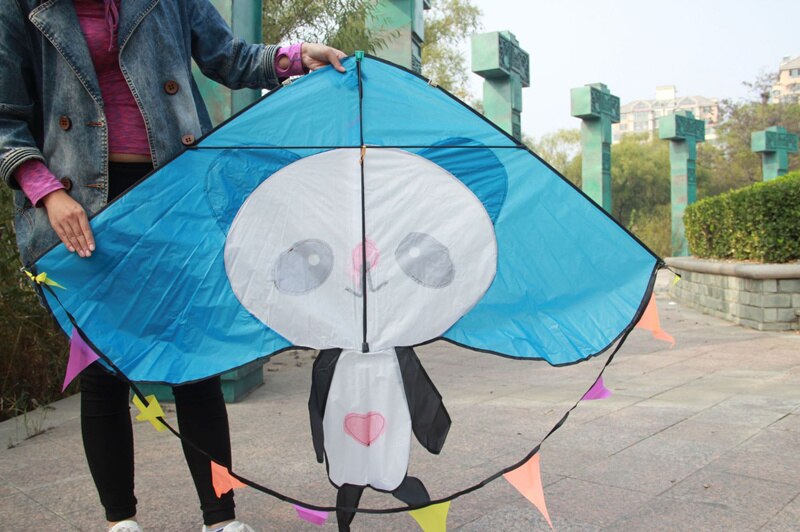 Cometa de oso Panda con hilo para niños, juguete infantil de prevención de rasgaduras, deportes al aire libre, surf, herramienta voladora con hilo para cometas
