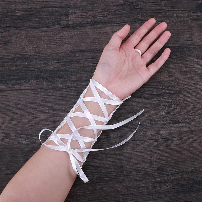 Białe krótkie rękawiczki ślubne damskie rękawiczki ślubne bez palców eleganckie białe koronkowe rękawiczki kryształ górski na akcesoria ślubne dla nowożeńców