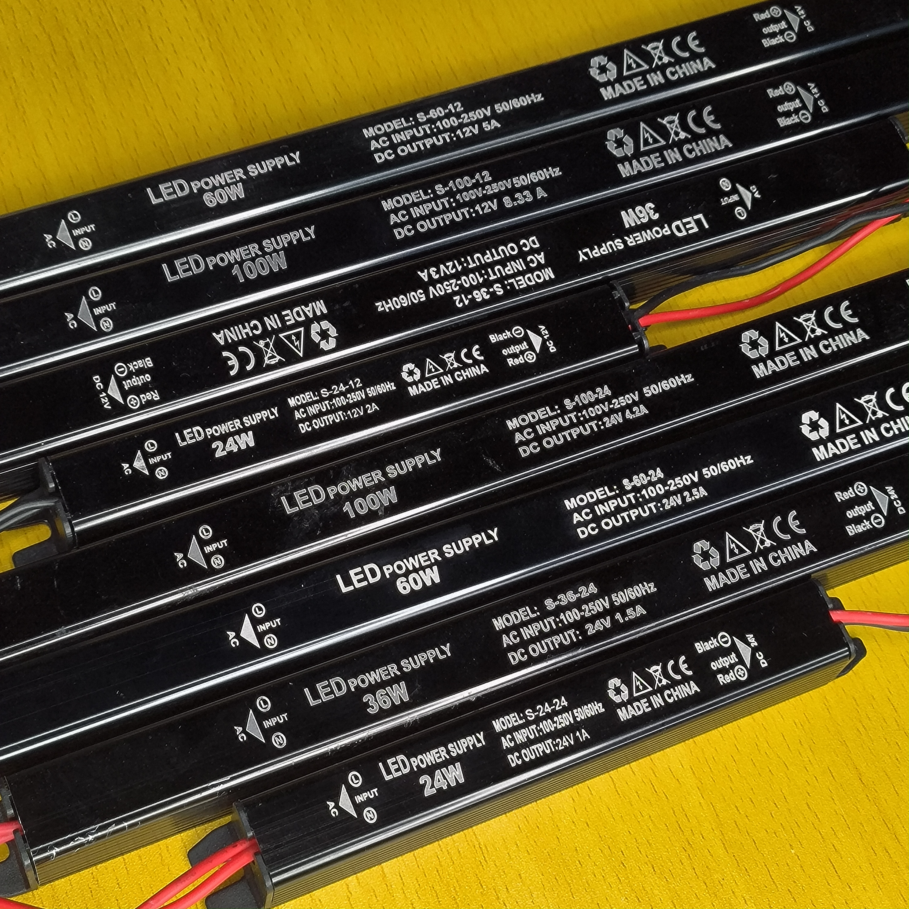 DC 24V 12V LED fuente de alimentación delgada iluminación 1/2/Uds transformador AC120-240V 24W 36W 60W 100W para adaptador de controlador de luz LED