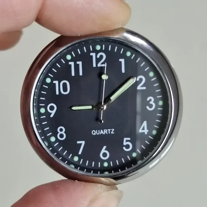 40mm Mini Digitaluhr Leuchtende Autouhr Autos Interne Stock-an Uhr Mechanik Quarzuhren Auto Ornament: Gold