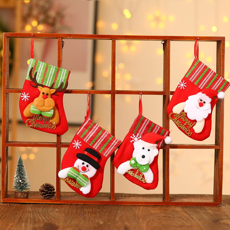 4 teile/los Weihnachten socken tasche anhänger freundlicher Süssigkeit tasche Karikatur kleine socken tasche ornamente