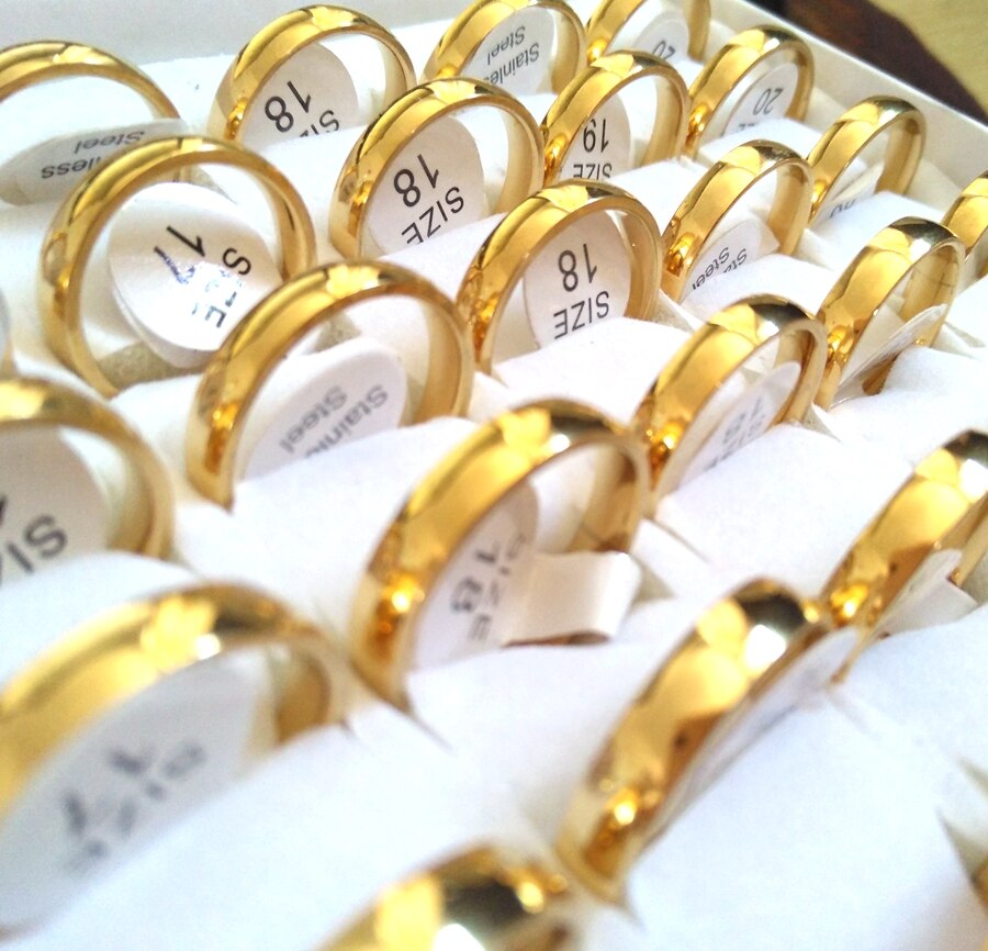 Grote partijen 50 stuks gouden 4mm paar trendy roestvrijstalen bandringen voor een geliefde bruiloft of jubileum