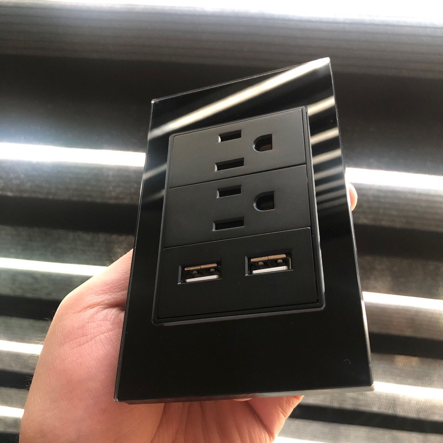 Elektrisk stikkontakt, dobbelt / tredobbelt 2/3- polet glasspaneluttak, plater oss modulær montert dobbelt usb-portadapter