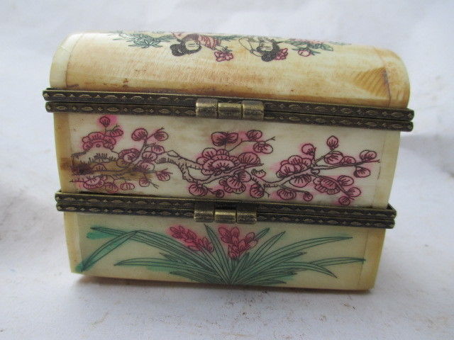 The ancient Chinese beauty, bone carving the three layers of jewelry