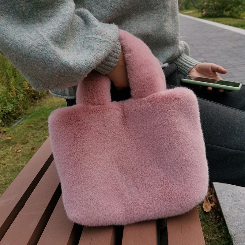 Winter Fluffy Bag For Women Versatile Faur Fur Messenger Shoulder Bag Plush Shopping Totes Cute Plush Small Handbag: Pink