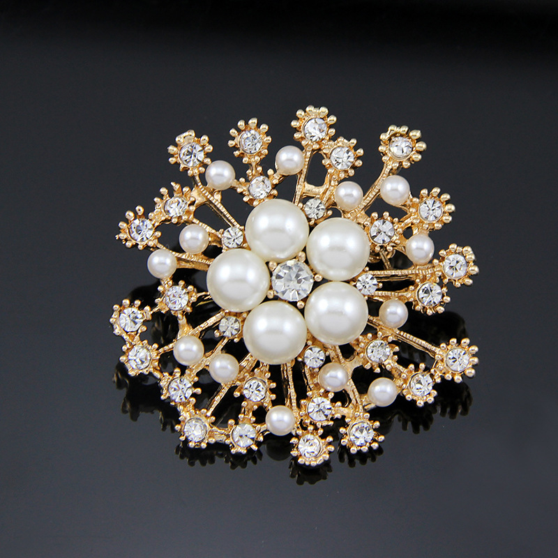 Nuevos broches brillantes de flores de sol para mujer, broche de lujo con perlas grandes y diamantes de imitación, alfileres, joyería, accesorios para traje, de boda: Rodio plateado