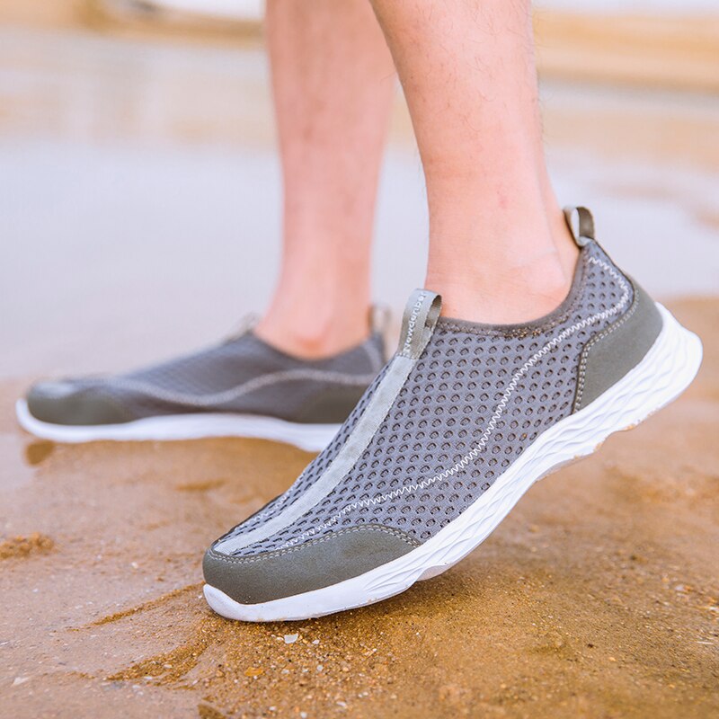 Sommar all mesh män & #39 ;s fritidsskor lätta ventilerande sneakers skor män utomhus vattenläcka snabbtorkande loafers sko plus storlek 15