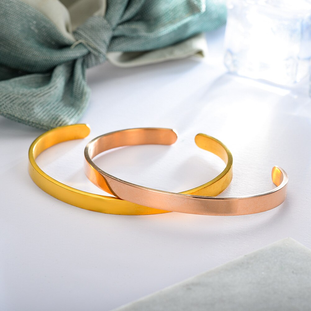 1PC de acero inoxidable en forma de C pulsera con apertura ajustable joyería de nombre cercanas cartas de brazalete para las mujeres de los hombres