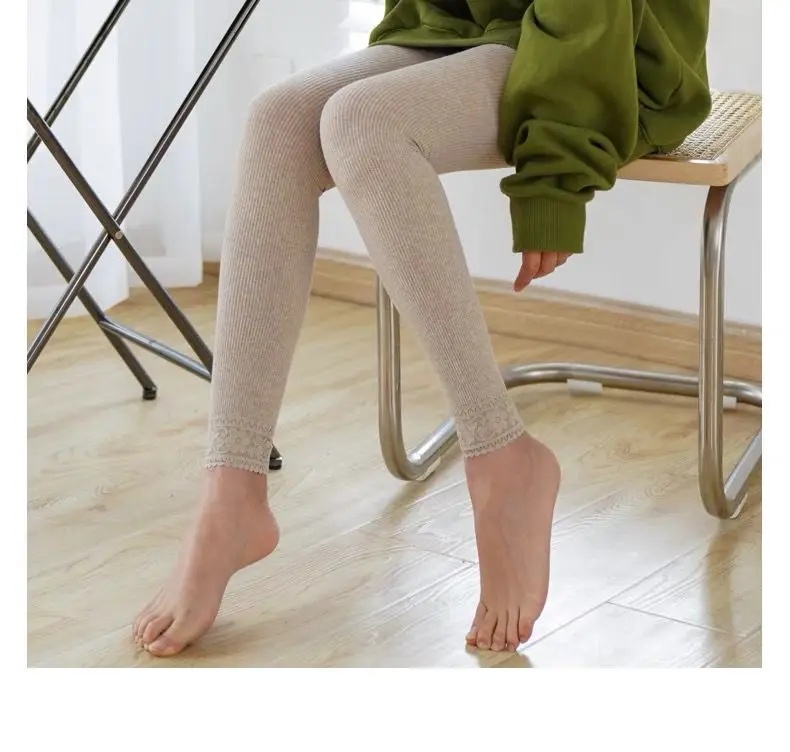 Pantalones de lana gruesa para mujer, mallas térmicas de algodón, adornos de encaje adelgazantes, pantalones cálidos de nueve puntos, rayas verticales, Otoño e Invierno: 4 GB / BLANCO