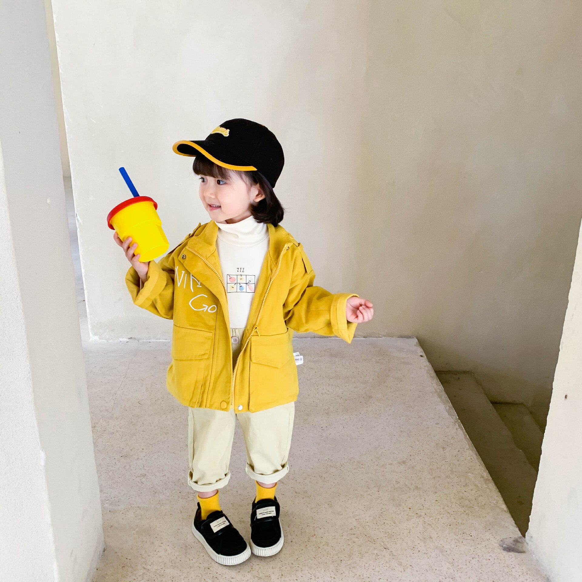 Jesień chłopcy i dziewczęta kreskówka luźne stoisko kołnierz kurtki ponadgabarytowe moda żółty znosić płaszcze 1-6Y