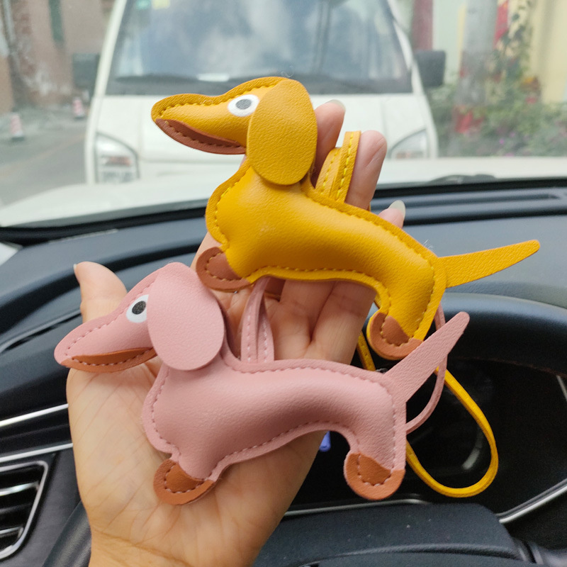 LLavero de Bulldog salchicha de coche para hombre, llaveros de perro de cuero PU, para mujer, bolso, colgante, joyería, llavero con baratija