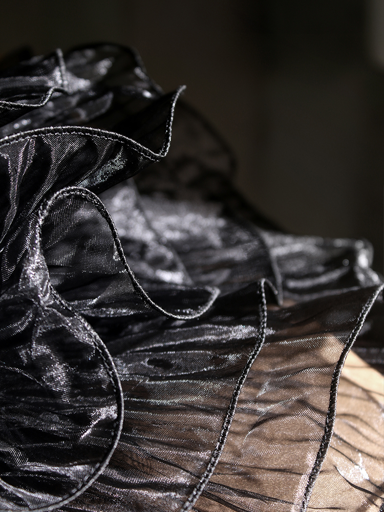 Gennemsigtig kammuslingeblonde hvid / sort klar organza 3d stereo brudekjole kjole trimning overdrevet kammuslingstilbehør  cg081: Sort klar