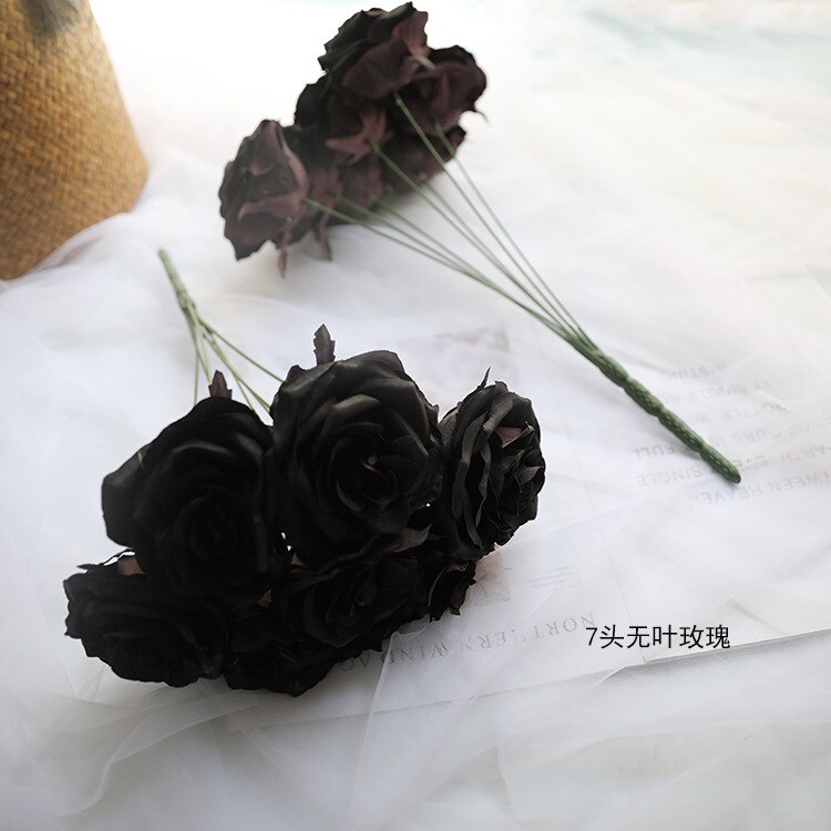 Kunstige silkeblomster sort rosenbuket krans til udformning af indretning vase faux blomster fest hjem dekoration tilbehør: 7 hoved rose