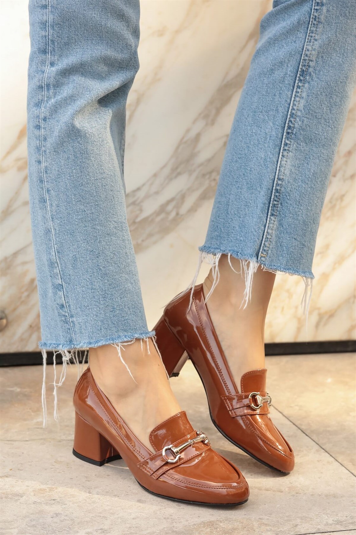 Mio Gusto Jamie noir, Tan, bordeaux couleurs 5Cm hauteur de talon décontracté chaussures de confort pour femmes , femmes chaussures , mocassin femme , chaussure femme , basket femme , basket femme: Tan / 40