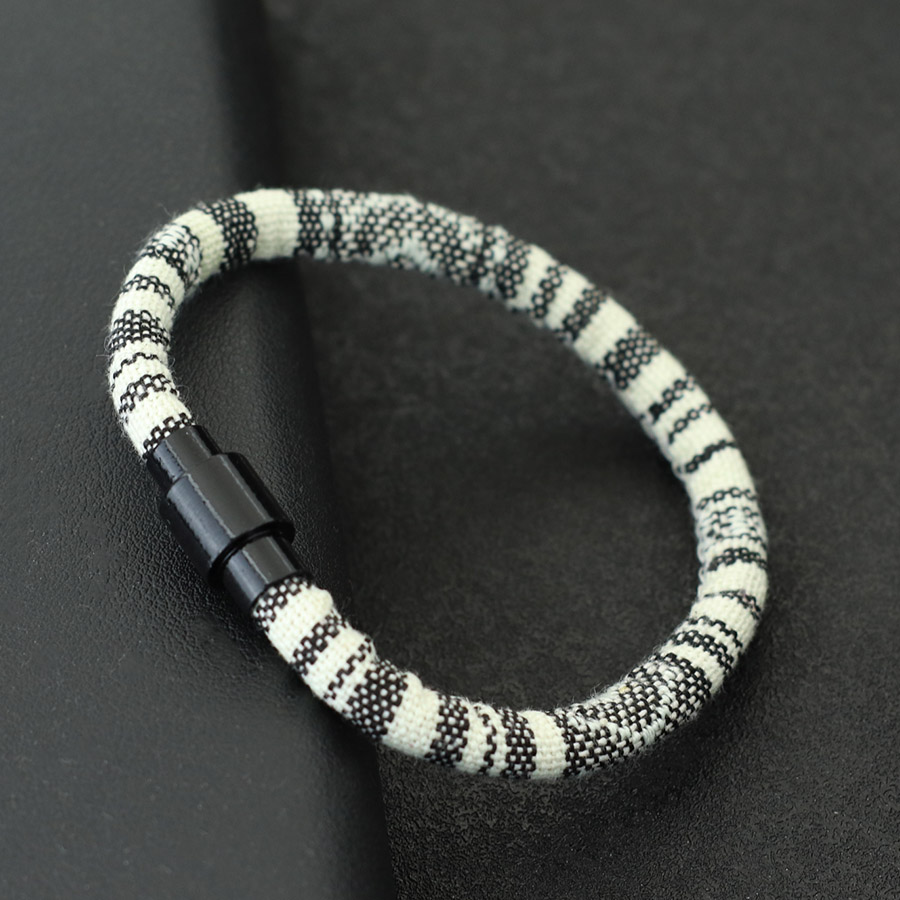 Pulsera de para hombre, brazalete de tela bohemia, hebilla magnética negra, pulsera de cuerda, accesorios de ocio para él, brazalete Herren Joias: Zinc negro plateado