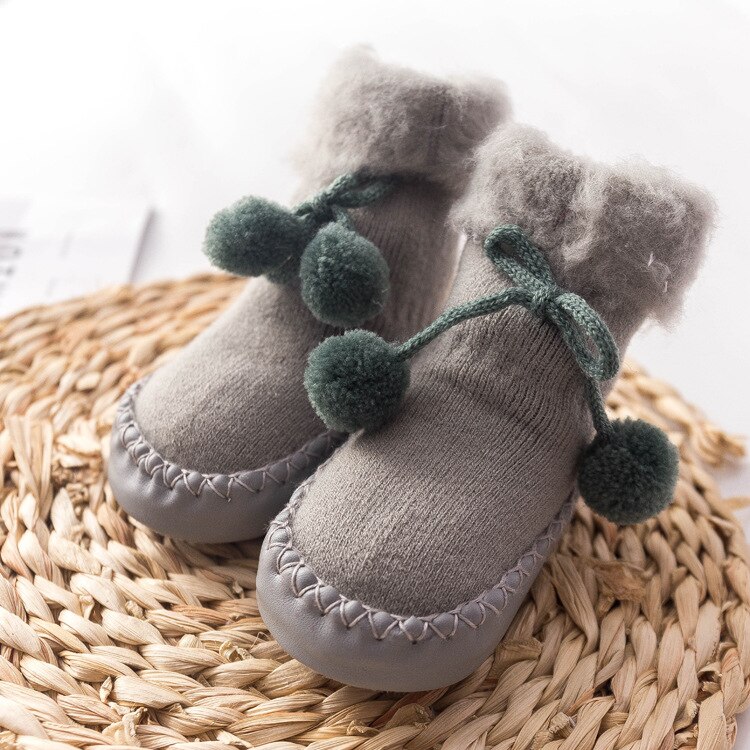 Hiver bébé chaussettes garçon fille Pom Pom chaussettes Chaussure Enfant coton bébé jambières enfants plancher chaussettes anti-dérapant bébé étape chaussettes: 1 / S-12CM