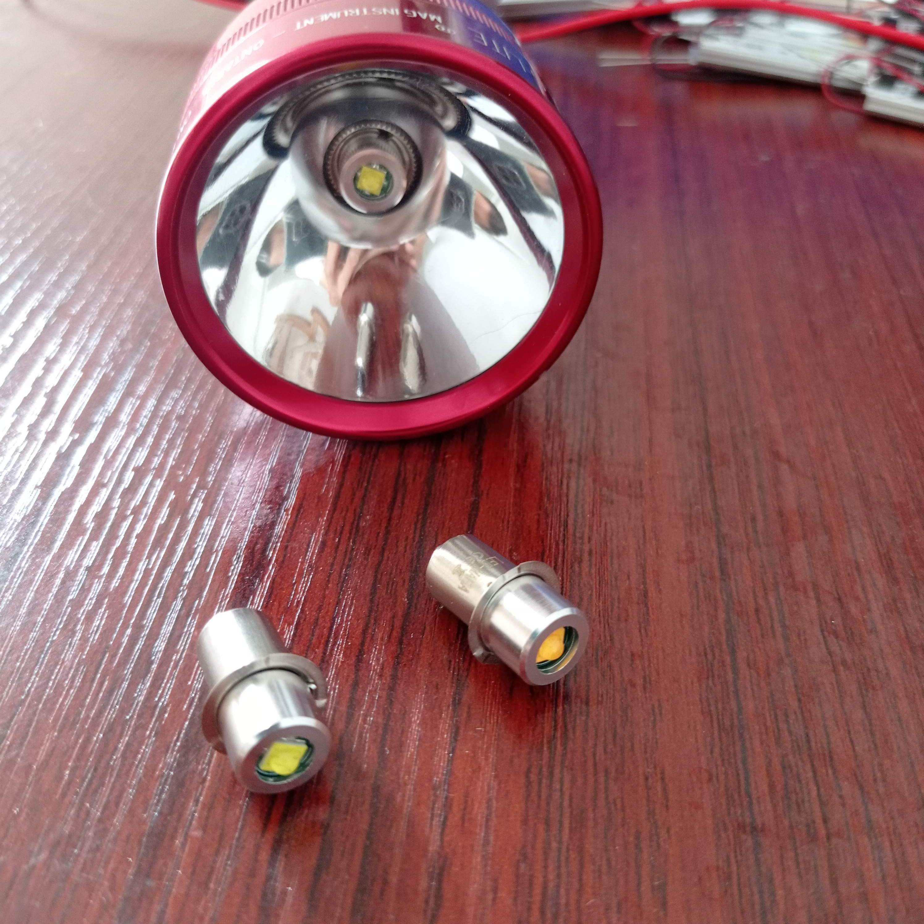 P13.5S P13 5S E10 3W 3V 4.5V 6V 18V lampe à LED ampoule lampe de poche ampoule de remplacement torche ampoules de secours travail CD cellules