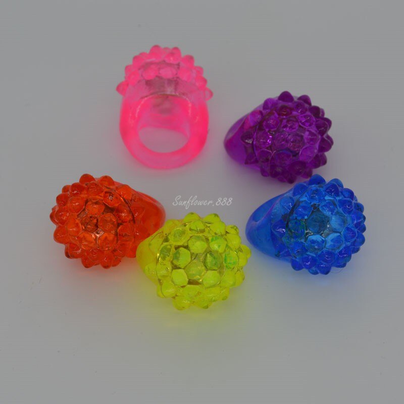 24 LED Licht hoch Gelee Holprigen Ringe Groß Party Favor-Blinkt Finger Ring für Bar Parteien-Verschiedene Farben