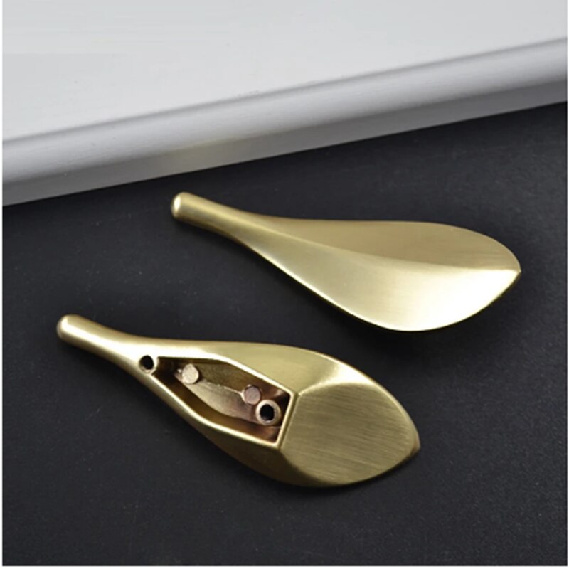 Tiradores de estilo nórdico con forma de hoja de oro y latón macizo, Pomo de puerta de armario de 32mm, tiradores de cajón de escritorio y muebles, con personalidad creativa