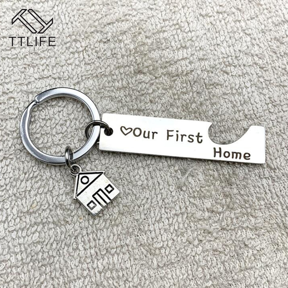 TTLIFE 2pz Portachiavi Inciso La Nostra Prima Casa Casa Portachiavi Coppie Regali Inaugurazione Della Casa di bel Regalo di trasporto libero per Il Nuovo I Proprietari di Casa