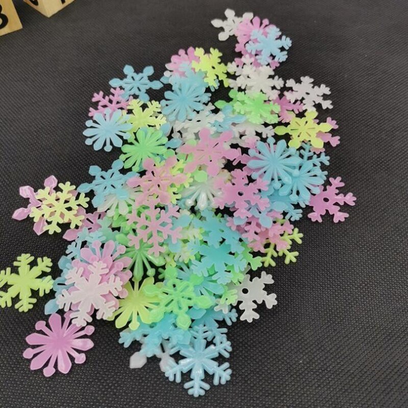 50pcs Window Decorations In The Dark Glow Snowflake Fluorescent Lamp 3D Sticker Christmas Children Bedroom Decoration: mixed colors