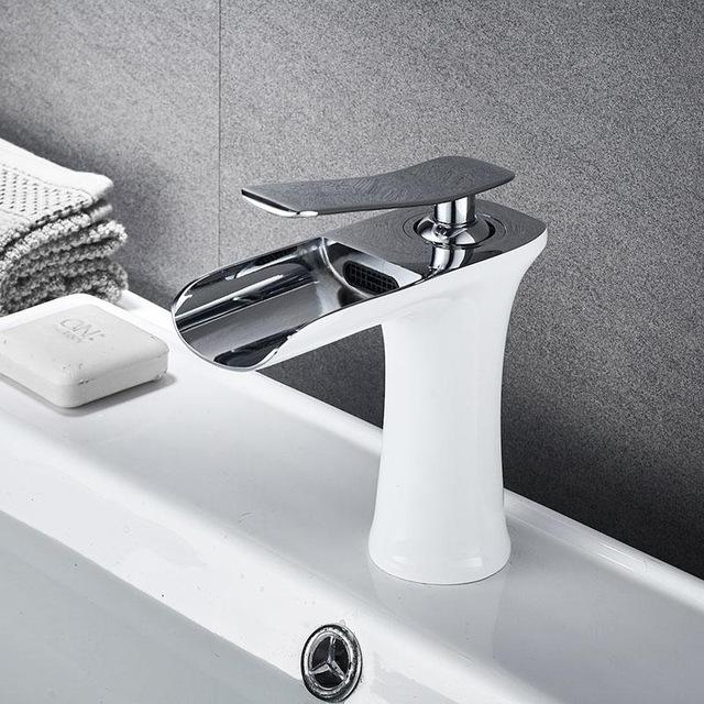 Håndvaskarmatur vandhane gylden hvid krom enkelt håndtag vandfald badeværelse armaturer til dækmonterede armaturer: Wb -602wc