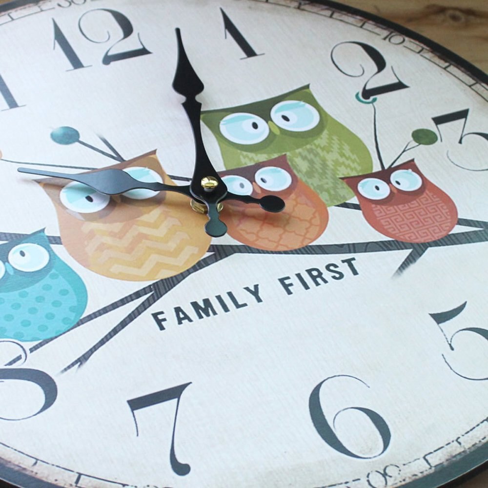 14 tommer sødt vægur moderne familie animeret tegneserie dekoration træ ur malet ugle dejlig stil lydløs kvartsbevægelse